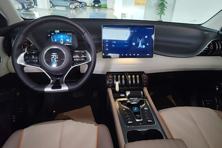 Used BYD Yuan PLUS 2023 Champion Edition 510KM Superior Model Center Console
