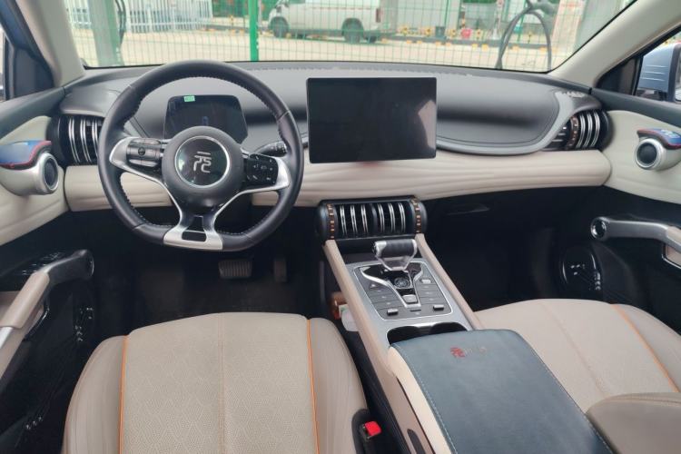 Used BYD Yuan PLUS 2023 Champion Edition 510KM Superior Model Center Console