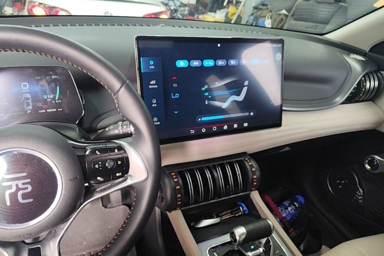 Used BYD Yuan PLUS 2023 Champion Edition 510KM Excellence Model Center Console
