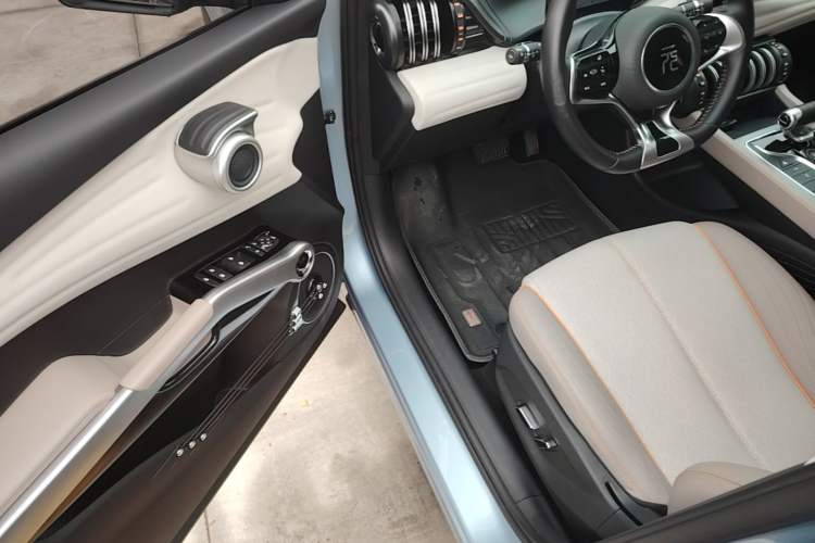 Used BYD Yuan PLUS 2023 Champion Edition 430KM Leading Model Driver Seat
