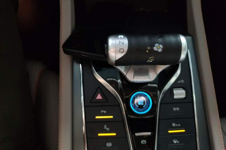 Used BYD Yuan PLUS 2023 Champion Edition 510KM Superior Model Gear Lever