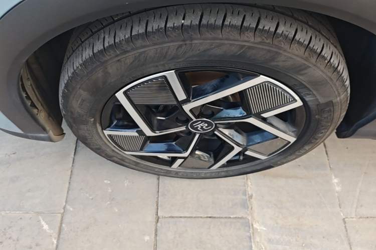 Used BYD Yuan PLUS 2023 Champion Edition 510KM Superior Model Left Front Wheel Hub