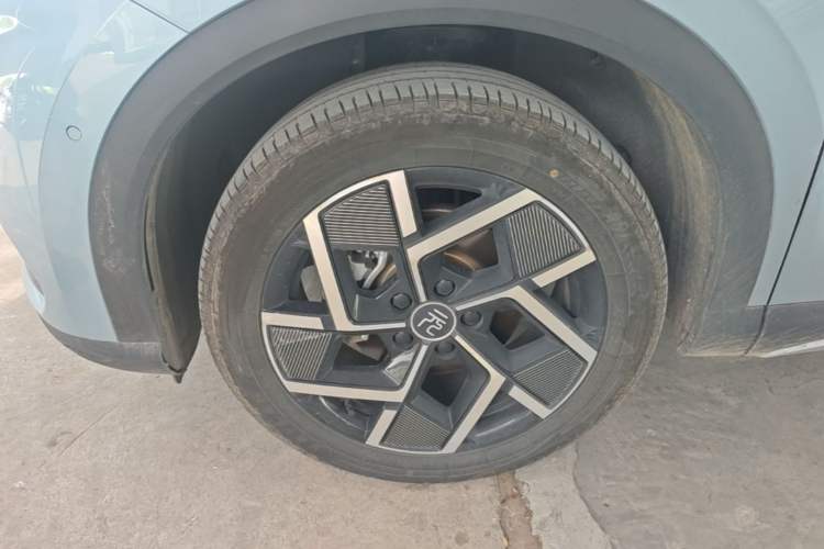 Used BYD Yuan PLUS 2023 Champion Edition 510KM Superior Model Left Front Wheel Hub