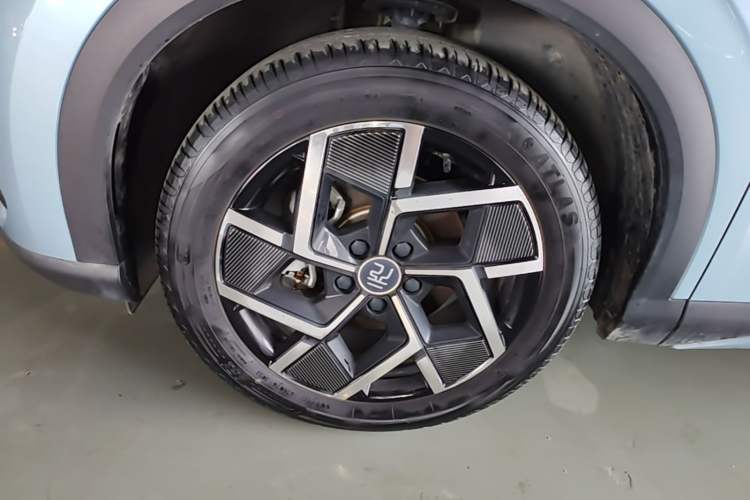 Used BYD Yuan PLUS 2023 Champion Edition 510KM Superior Model Left Front Wheel Hub