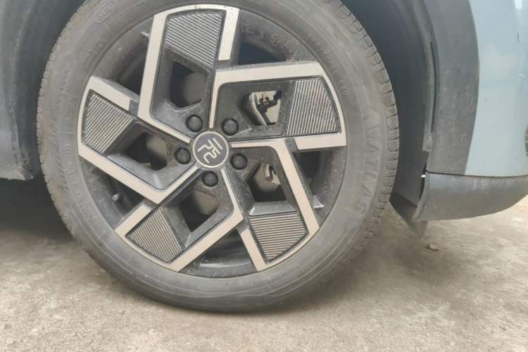 Used BYD Yuan PLUS 2023 Champion Edition 510KM Excellence Model Right Front Wheel Hub