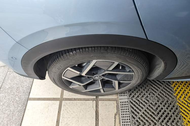 Used BYD Yuan PLUS 2023 Champion Edition 510KM Excellence Model Right Rear Wheel Hub