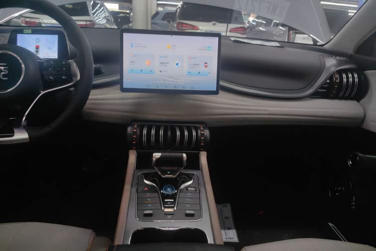 Used BYD Yuan PLUS 2023 Champion Edition 510KM Superior Model Audio And AC Panel