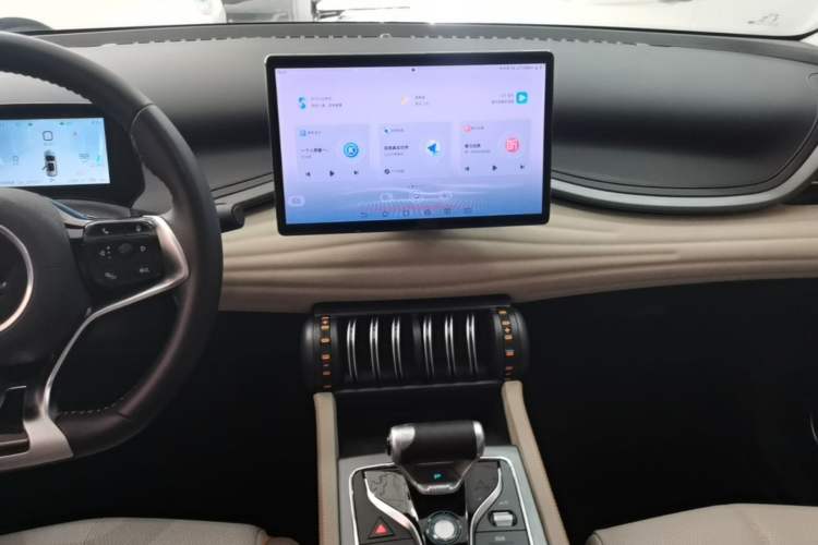 Used BYD Yuan PLUS 2023 Champion Edition 430KM Leading Model Audio And AC Panel