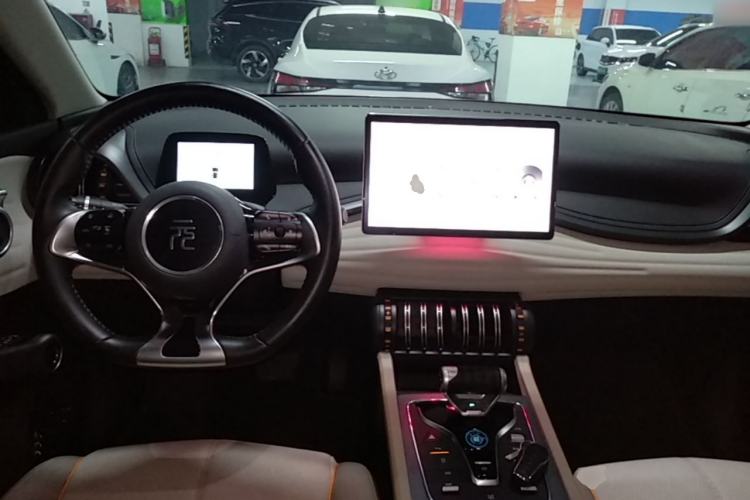 Used BYD Yuan PLUS 2023 Champion Edition 430KM Superior Model Center Console