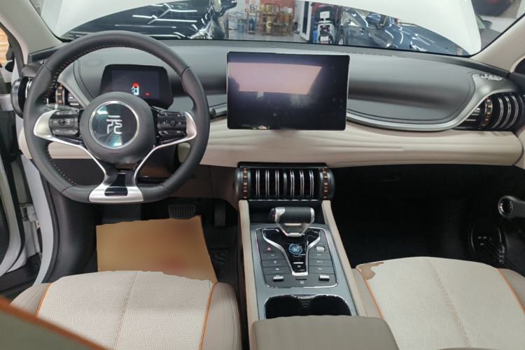 Used BYD Yuan PLUS 2023 Champion Edition 430KM Superior Model Center Console
