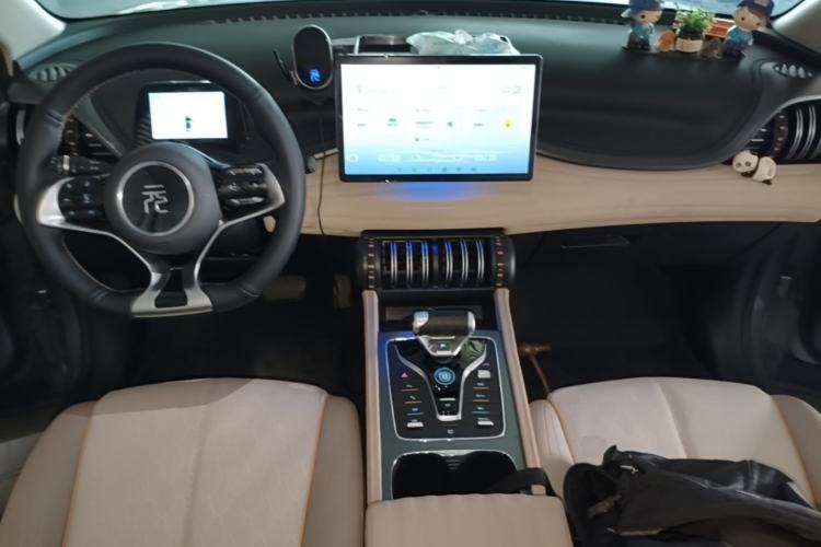 Used BYD Yuan PLUS 2023 Champion Edition 510KM Superior Model Center Console