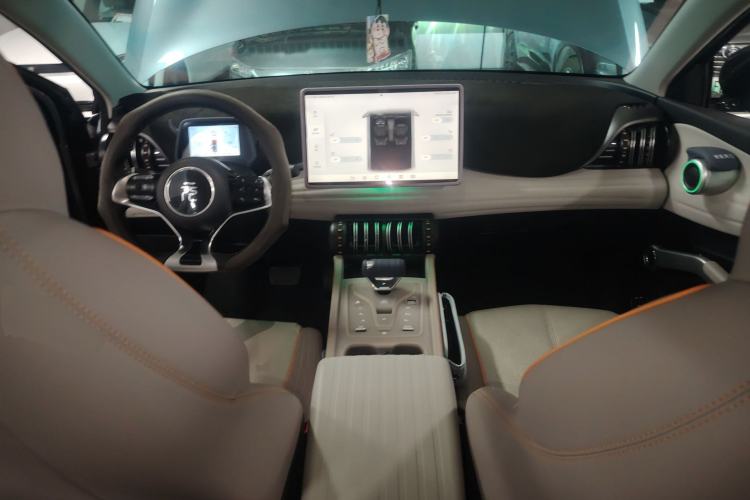 Used BYD Yuan PLUS 2023 Champion Edition 510KM Excellence Model Center Console