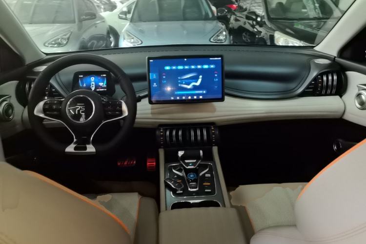 Used BYD Yuan PLUS 2023 Champion Edition 430KM Superior Model Center Console