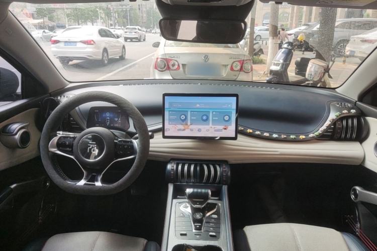 Used BYD Yuan PLUS 2023 Champion Edition 510KM Superior Model Center Console