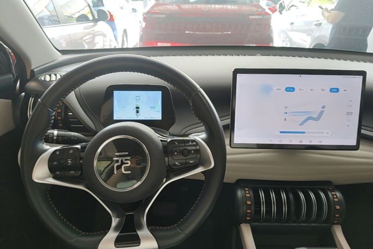 Used BYD Yuan PLUS 2023 Champion Edition 430KM Superior Model Center Console