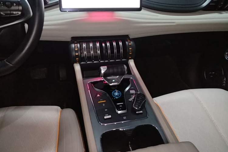 Used BYD Yuan PLUS 2023 Champion Edition 430KM Superior Model Gear Lever