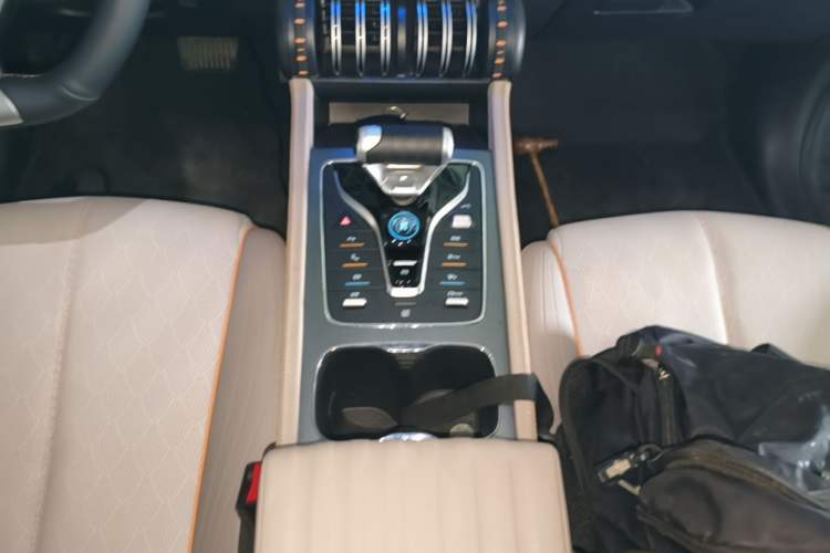 Used BYD Yuan PLUS 2023 Champion Edition 510KM Superior Model Gear Lever