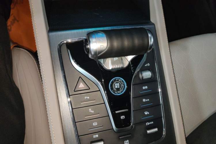 Used BYD Yuan PLUS 2023 Champion Edition 510KM Superior Model Gear Lever