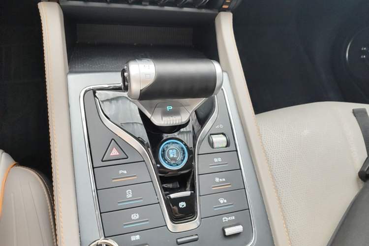 Used BYD Yuan PLUS 2023 Champion Edition 430KM Superior Model Gear Lever