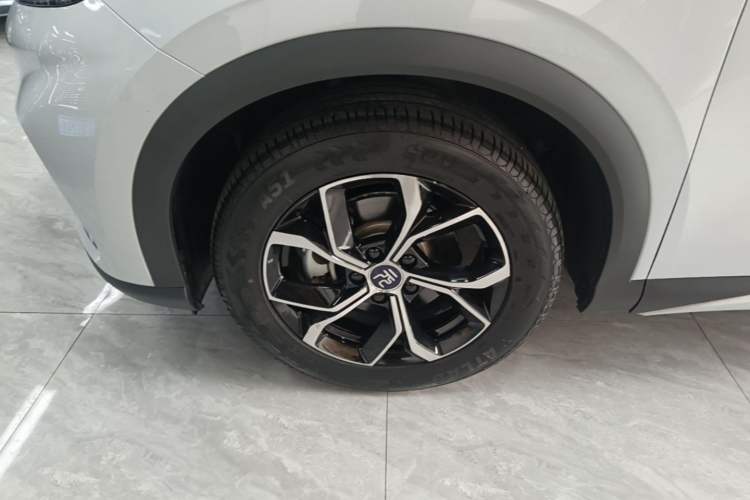 Used BYD Yuan PLUS 2023 Champion Edition 430KM Superior Model Left Front Wheel Hub