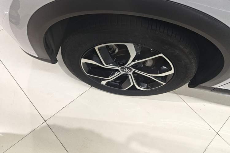 Used BYD Yuan PLUS 2023 Champion Edition 430KM Superior Model Left Front Wheel Hub
