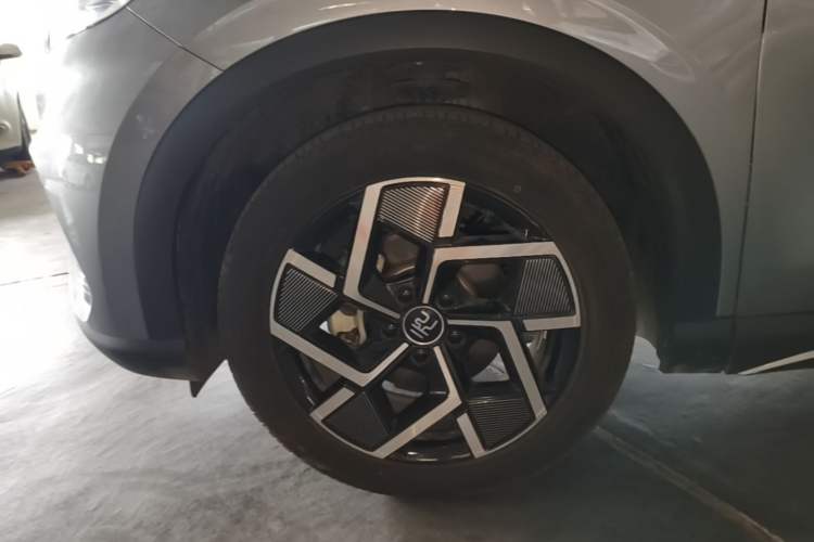 Used BYD Yuan PLUS 2023 Champion Edition 510KM Superior Model Left Front Wheel Hub