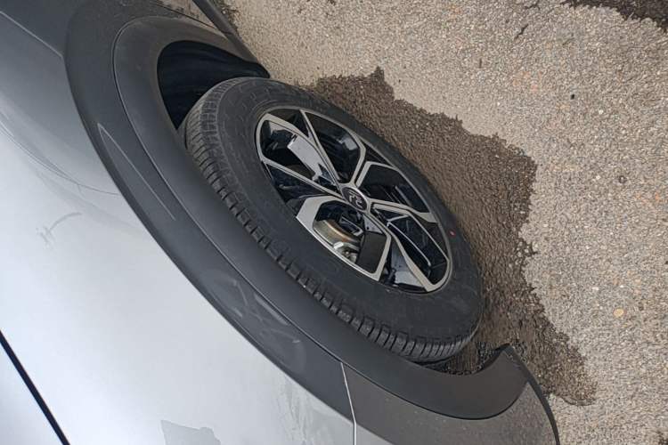 Used BYD Yuan PLUS 2023 Champion Edition 430KM Superior Model Left Front Wheel Hub