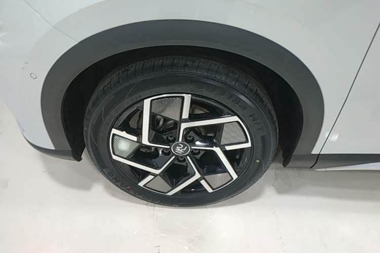 Used BYD Yuan PLUS 2023 Champion Edition 510KM Excellence Model Left Front Wheel Hub