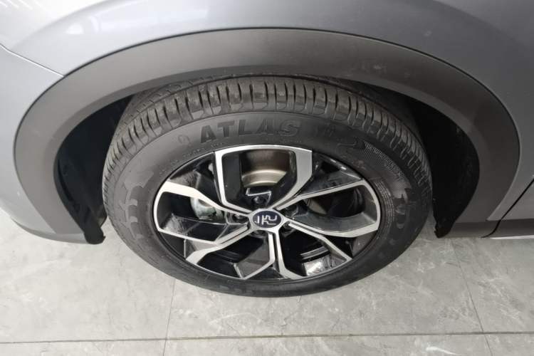 Used BYD Yuan PLUS 2023 Champion Edition 430KM Leading Model Left Front Wheel Hub