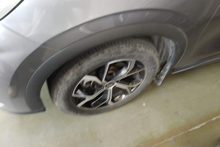 Used BYD Yuan PLUS 2023 Champion Edition 430KM Superior Model Left Front Wheel Hub