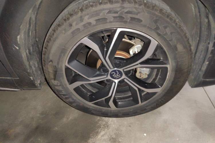 Used BYD Yuan PLUS 2023 Champion Edition 430KM Superior Model Right Front Wheel Hub