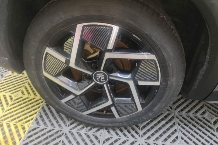 Used BYD Yuan PLUS 2023 Champion Edition 510KM Superior Model Right Rear Wheel Hub