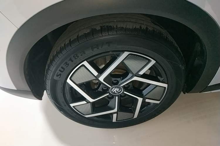Used BYD Yuan PLUS 2023 Champion Edition 510KM Excellence Model Right Rear Wheel Hub