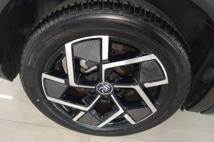 Used BYD Yuan PLUS 2023 Champion Edition 510KM Superior Model Right Rear Wheel Hub