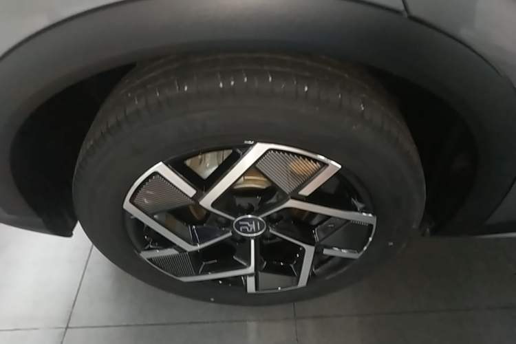 Used BYD Yuan PLUS 2023 Champion Edition 510KM Superior Model Right Rear Wheel Hub