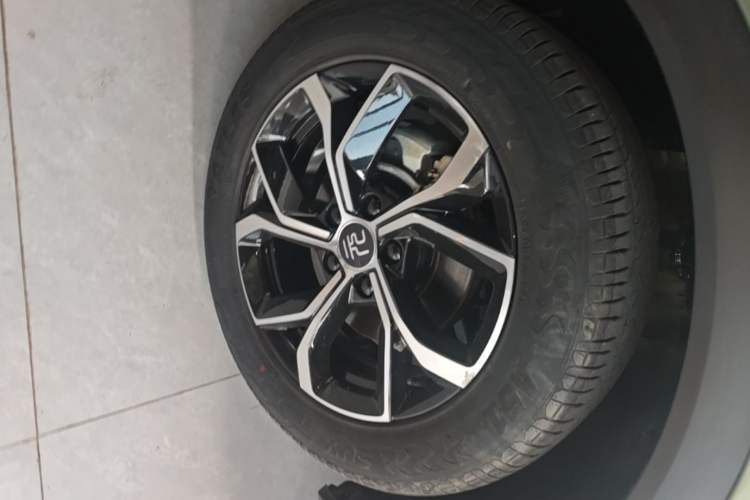 Used BYD Yuan PLUS 2023 Champion Edition 430KM Superior Model Left Front Wheel Hub