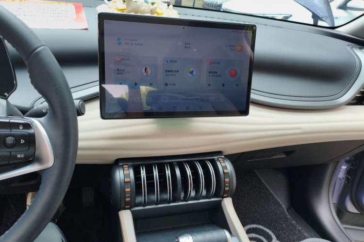 Used BYD Yuan PLUS 2023 Champion Edition 510KM Superior Model Audio And AC Panel