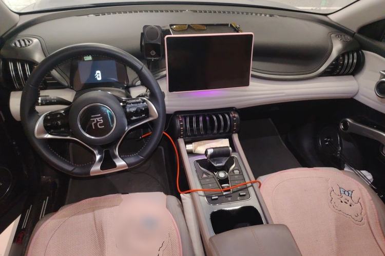 Used BYD Yuan PLUS 2023 Champion Edition 430KM Superior Model Center Console