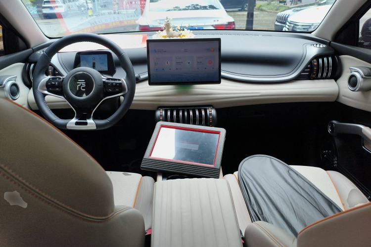 Used BYD Yuan PLUS 2023 Champion Edition 510KM Superior Model Center Console