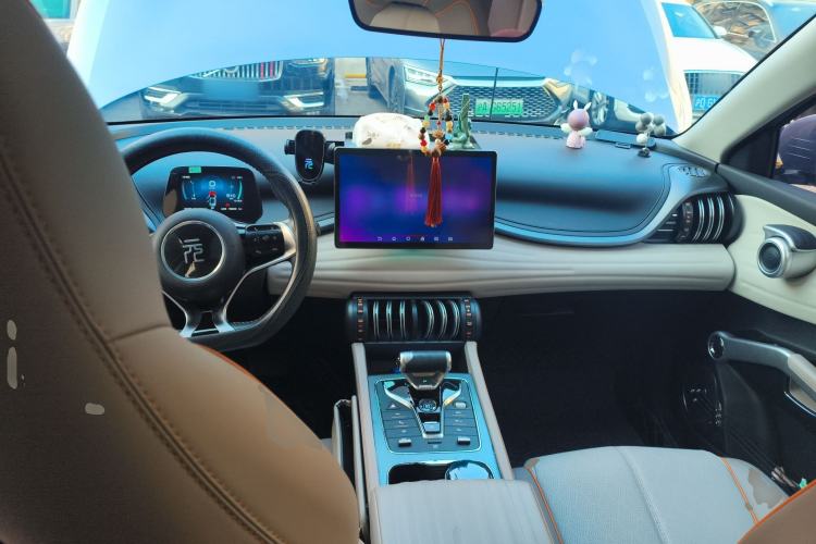 Used BYD Yuan PLUS 2023 Champion Edition 510KM Superior Model Center Console