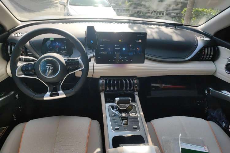 Used BYD Yuan PLUS 2023 Champion Edition 510KM Superior Model Center Console