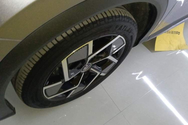 Used BYD Yuan PLUS 2023 Champion Edition 510KM Excellence Model Left Front Wheel Hub