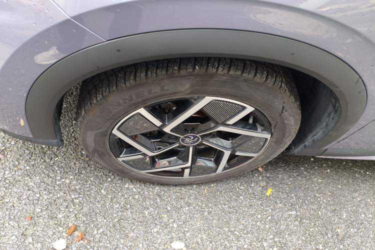 Used BYD Yuan PLUS 2023 Champion Edition 510KM Superior Model Left Front Wheel Hub