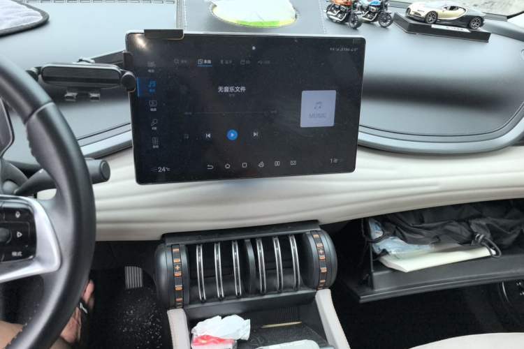 Used BYD Yuan PLUS 2023 Champion Edition 430KM Superior Model Audio And AC Panel
