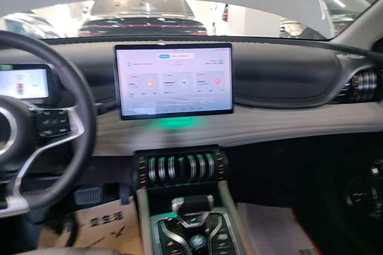 Used BYD Yuan PLUS 2023 Champion Edition 430KM Leading Model Audio And AC Panel