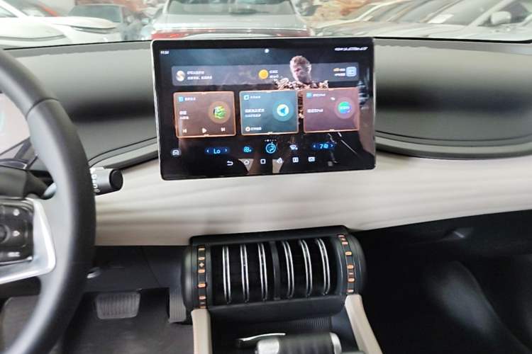 Used BYD Yuan PLUS 2023 Champion Edition 510KM Superior Model Audio And AC Panel