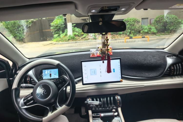 Used BYD Yuan PLUS 2023 Champion Edition 430KM Leading Model Center Console