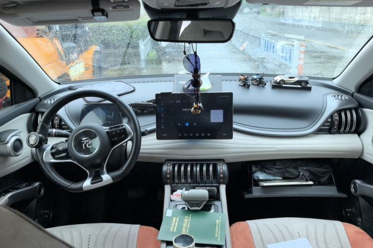 Used BYD Yuan PLUS 2023 Champion Edition 430KM Superior Model Center Console