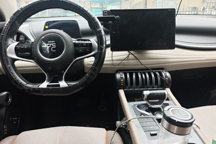 Used BYD Yuan PLUS 2023 Champion Edition 510KM Leading Model Center Console