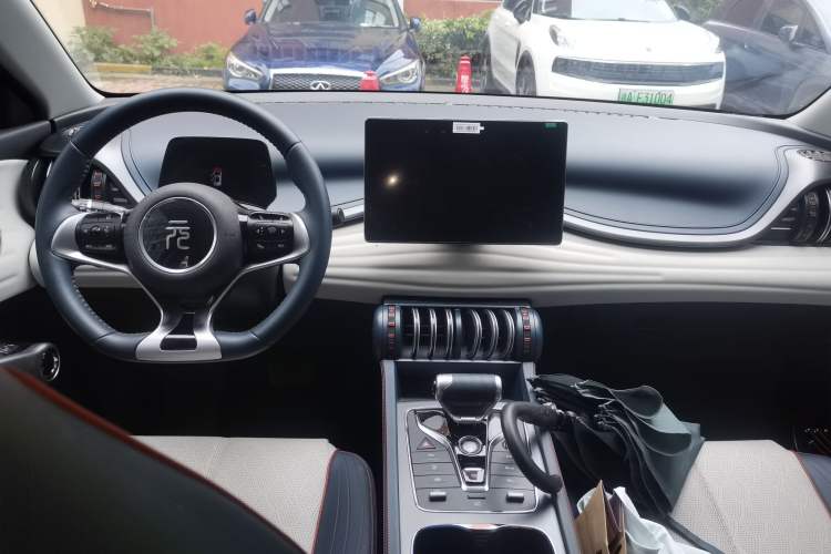 Used BYD Yuan PLUS 2023 Champion Edition 430KM Leading Model Center Console